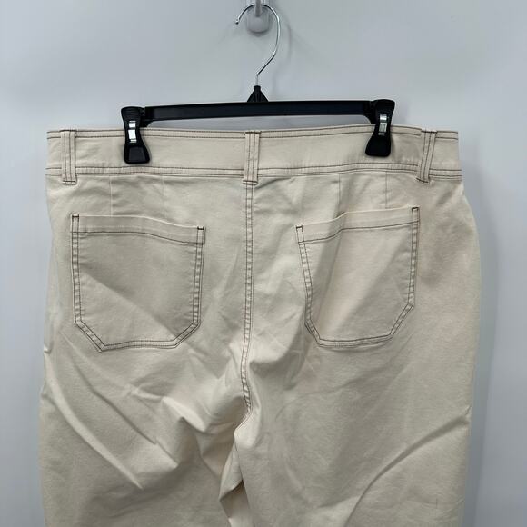 LANE BRYANT Wide Leg Crop Pants in Ivory // 14 - Picture 5 of 9